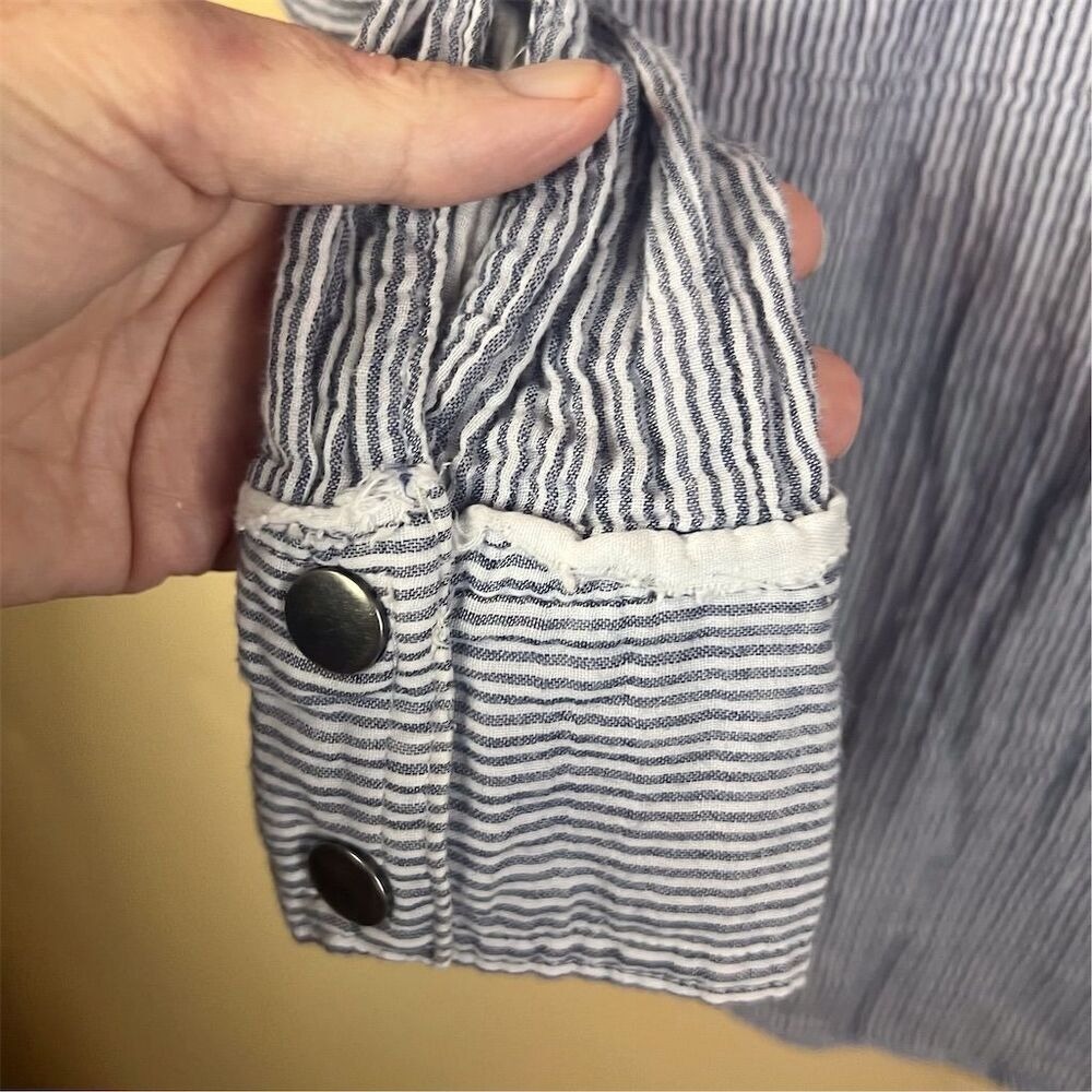 Free People Women's Striped Snap Close Blouse Denim Blue Long Sleeve Size Small - Picture 7 of 7